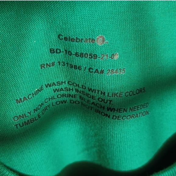 SOLD! 4 Happy St. Patricks Day Adult Medium Green T-Shirt NWOT - Picture 4 of 5